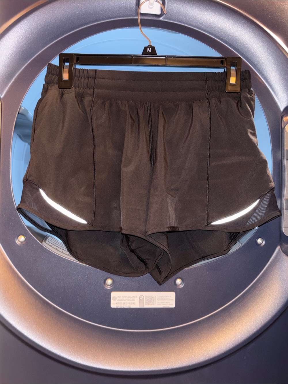 Lululemon Hotty Hot Short II *Long 4"
Black